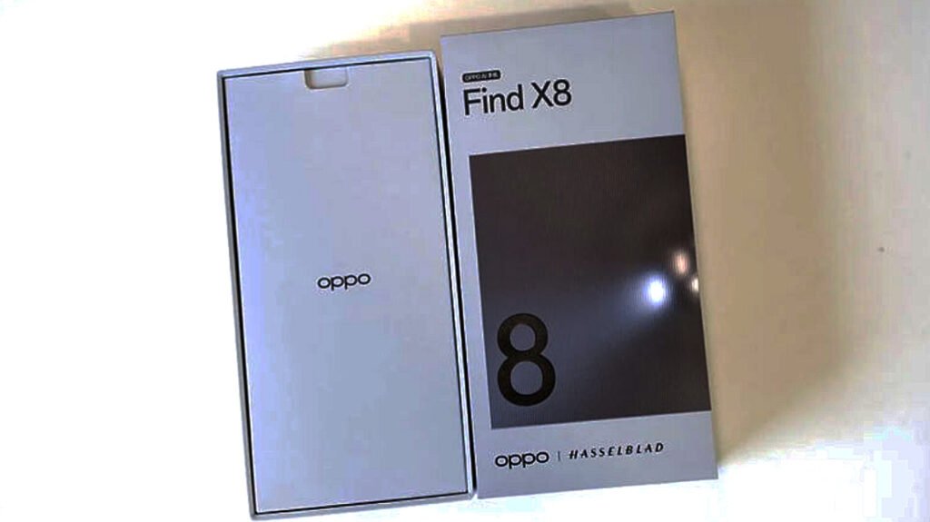 The image shows the Retail box of the OPPO Find X8